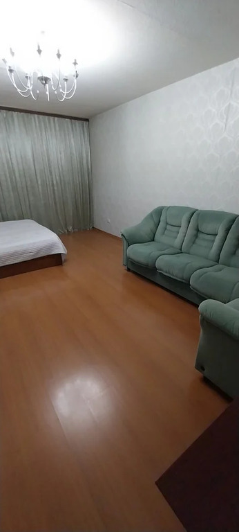 Продаю четырехкомнатную квартиру ул.Ярмарочная д5