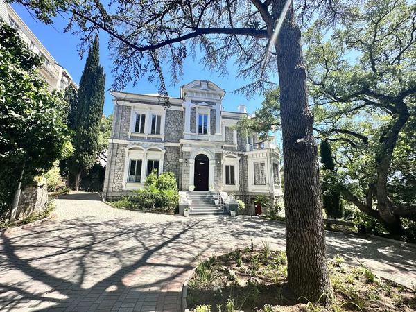 Дом в центре Ялты на 31 сотке