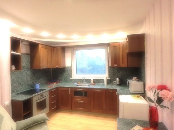 1-комнатная квартира посуточно. Евроремонт. Панорманый вид из окна.