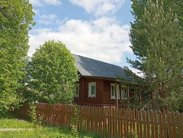 Дом с коммуникациями и ремонтом в живописном месте