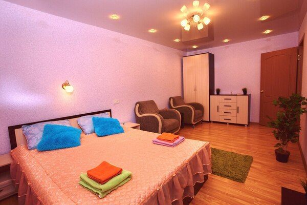 3-х комнатная квартира на Книповича. У трк