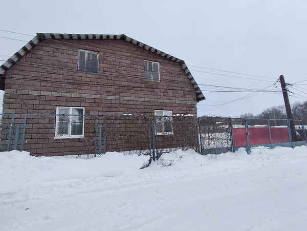 Продам дом в СНТ строитель 3