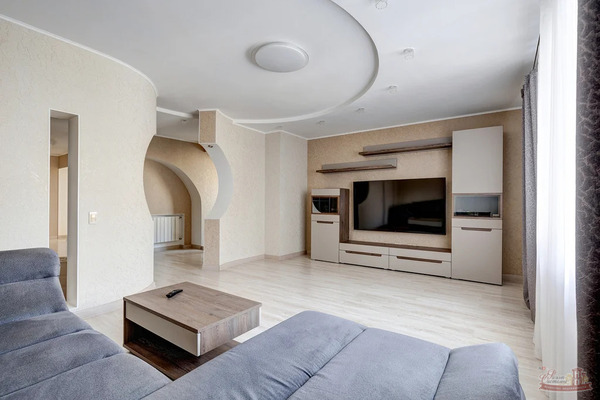 Просторная 3-комнатная квартира с ремонтом, мебелью и техникой