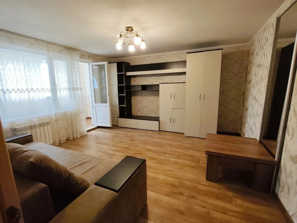 Квартира в Севастополе, на Острякова, с ремонтом