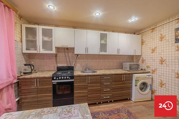 Продаётся часть дома с участком по адресу ул. сухумская, д. 40.